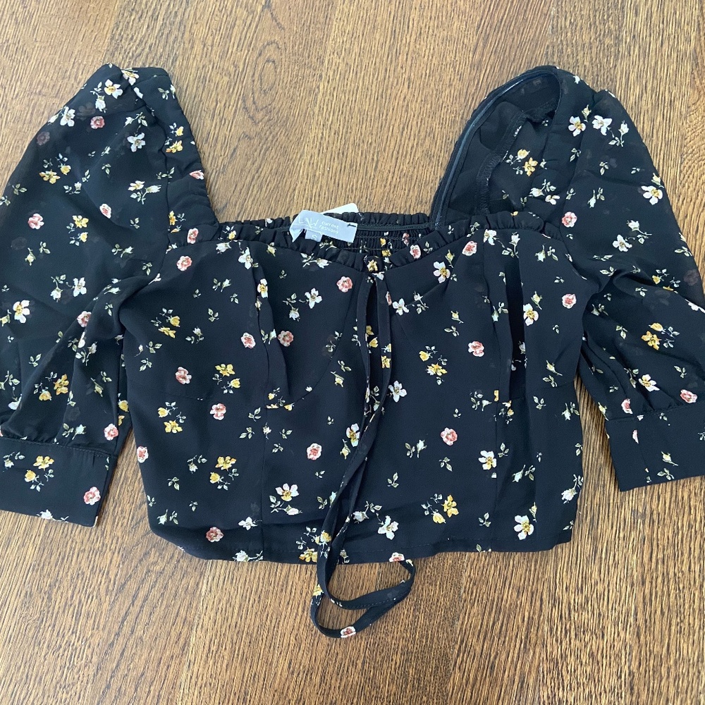 Reformation Inspired Black Floral Crop Top XS NWT